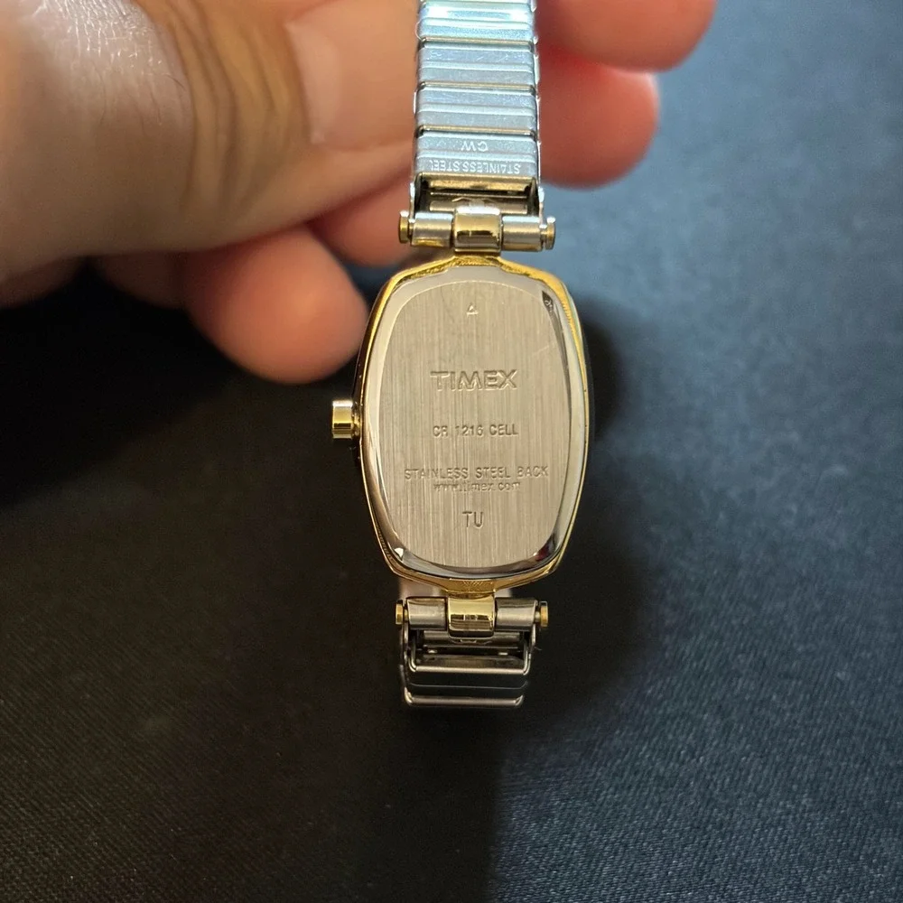 Timex Indiglo Wristwatch Women Silver Gold Two Tone Expansion Band Casual - Picture 6 of 8